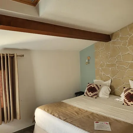 Logis La Ferme Hotel Avignone