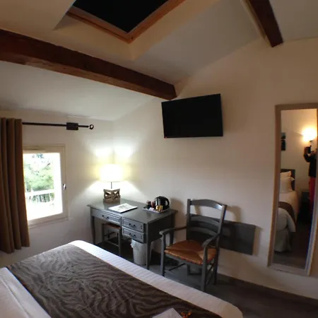Logis La Ferme Hotel