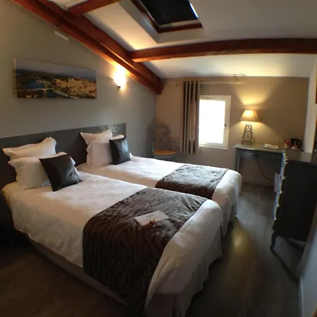 Logis La Ferme 3*
