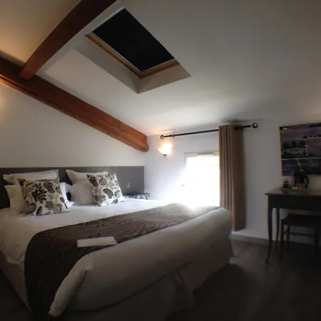 Logis La Ferme Hotel Avignone
