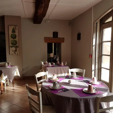Hotel Logis La Ferme Avignone